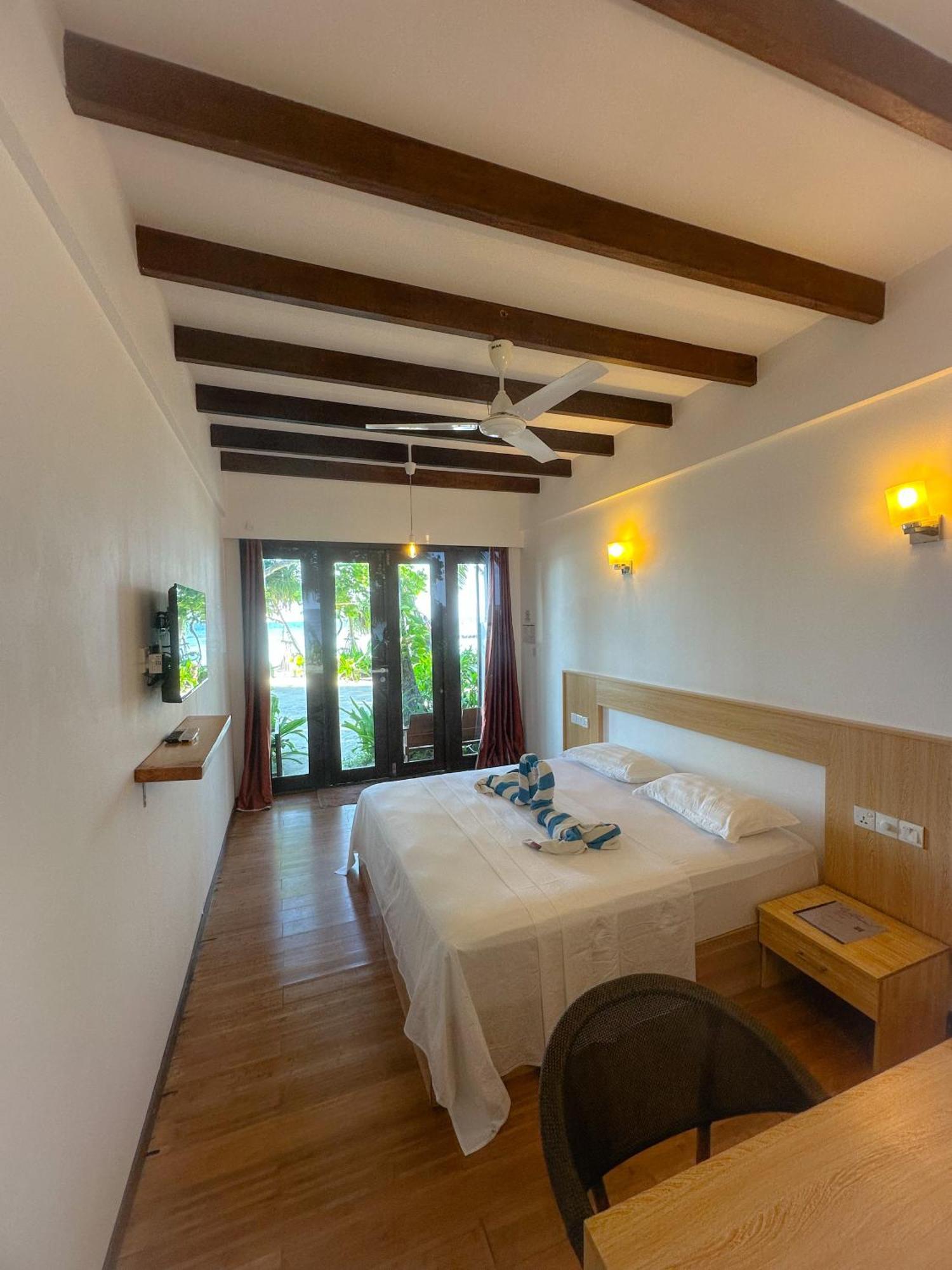 Thundi Sea View Hotel Fulidhoo Exterior photo