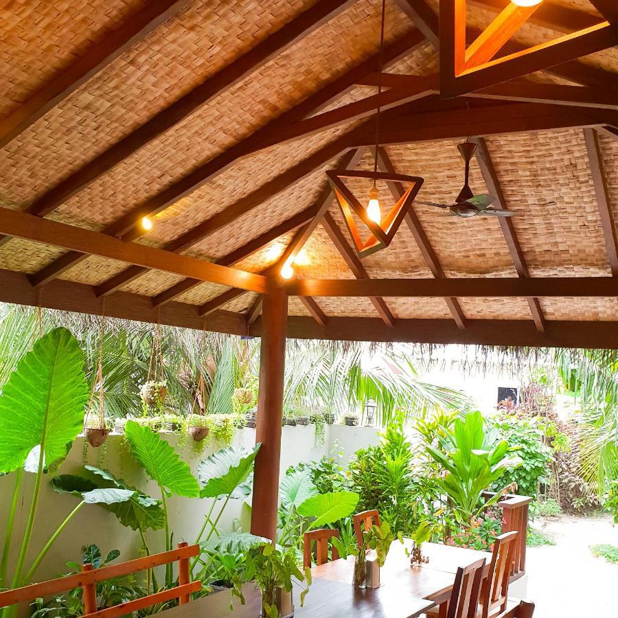 Thundi Sea View Hotel Fulidhoo Exterior photo